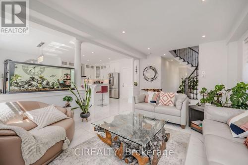 4712 Doug Wright Drive, Burlington, ON - Indoor Photo Showing Living Room