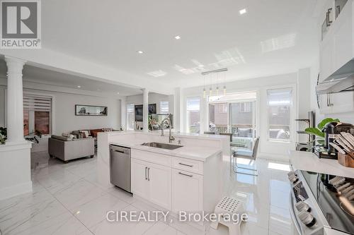 4712 Doug Wright Drive, Burlington, ON - Indoor Photo Showing Kitchen