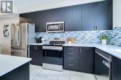 3 Trailside Drive, Haldimand, ON - Indoor Photo Showing Kitchen With Upgraded Kitchen