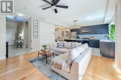 3 Trailside Drive, Haldimand, ON - Indoor Photo Showing Living Room