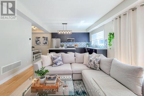 3 Trailside Drive, Haldimand, ON - Indoor Photo Showing Living Room