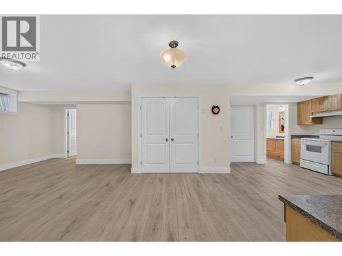 Suite - 2991 7 Avenue Ne, Salmon Arm, BC - Indoor Photo Showing Kitchen