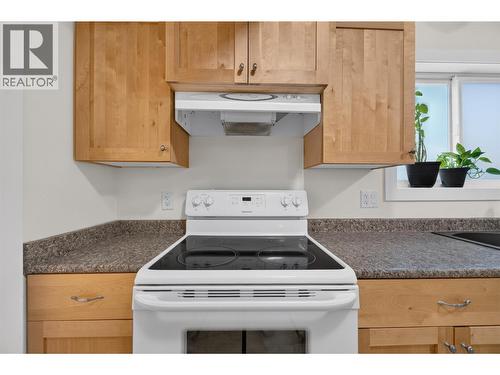 Suite - 2991 7 Avenue Ne, Salmon Arm, BC - Indoor Photo Showing Kitchen
