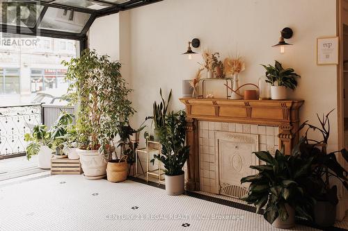1564 Queen Street W, Toronto, ON 