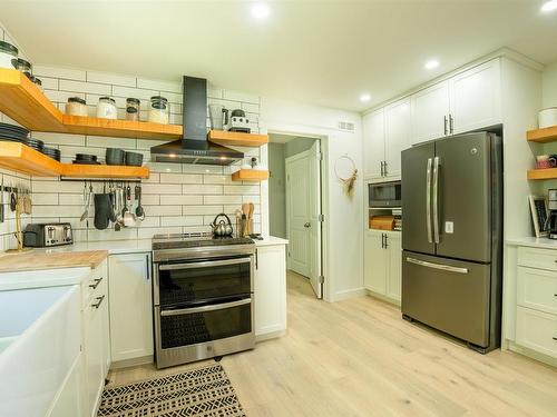 46 Coastal View Lane, Canoe Cove, PE - Indoor Photo Showing Kitchen