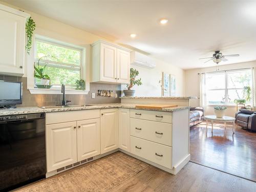 46 Coastal View Lane, Canoe Cove, PE - Indoor Photo Showing Kitchen