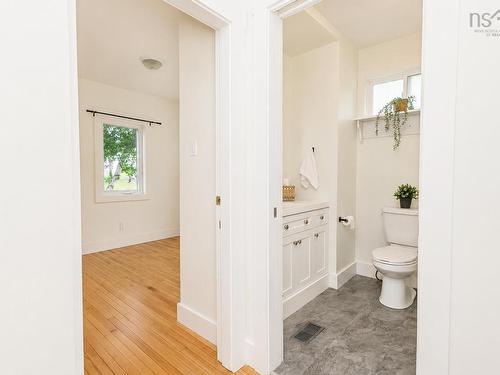 33 Richmond Street, Sydney, NS - Indoor Photo Showing Other Room