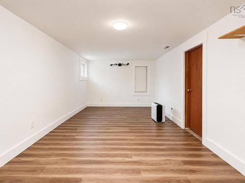 33 Richmond Street, Sydney, NS - Indoor Photo Showing Other Room