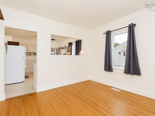 33 Richmond Street, Sydney, NS - Indoor Photo Showing Other Room