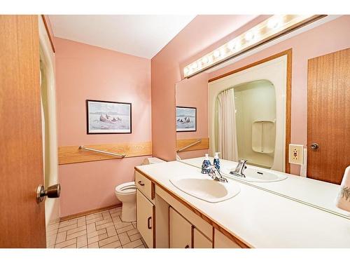 4600 Mapleward Rd., Thunder Bay, ON - Indoor Photo Showing Bathroom