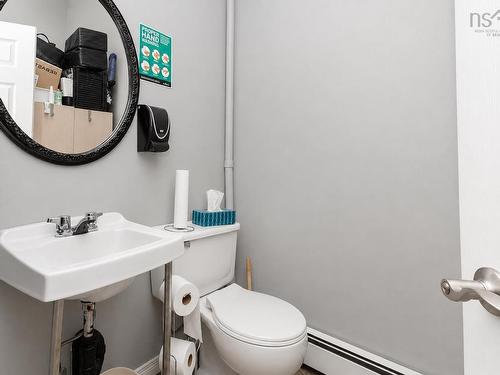 74 Church Street, Florence, NS - Indoor Photo Showing Bathroom