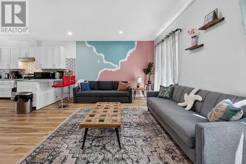 664 King Street, Port Colborne, ON - Indoor Photo Showing Living Room