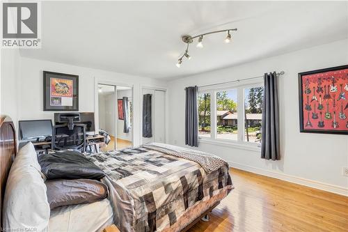 937 Park Avenue W, Burlington, ON - Indoor Photo Showing Bedroom