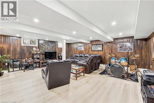937 Park Avenue W, Burlington, ON - Indoor