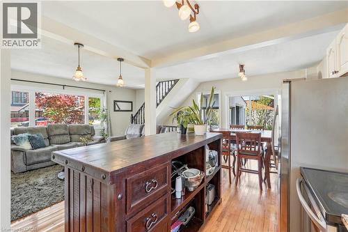 937 Park Avenue W, Burlington, ON - Indoor