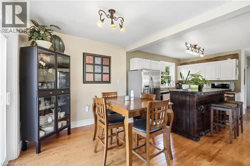 937 Park Avenue W, Burlington, ON - Indoor Photo Showing Dining Room