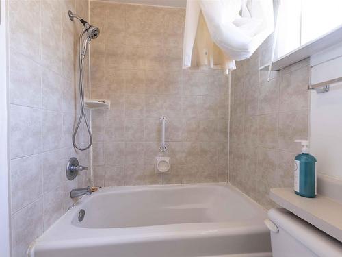 476 Brock Street E, Thunder Bay, ON - Indoor Photo Showing Bathroom