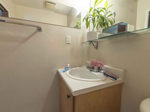476 Brock Street E, Thunder Bay, ON - Indoor Photo Showing Bathroom