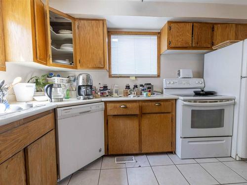 476 Brock Street E, Thunder Bay, ON - Indoor Photo Showing Kitchen