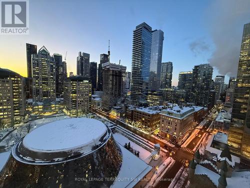 2001 - 71 Simcoe Street, Toronto, ON - Outdoor