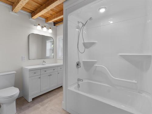 882 Point Prim Road, Point Prim, PE - Indoor Photo Showing Bathroom