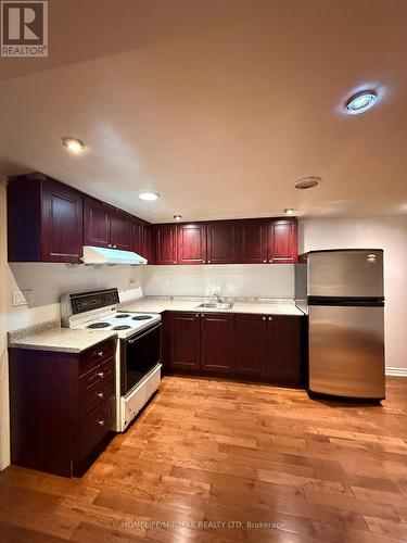 102 Misty Hills Trail, Toronto, ON - Indoor Photo Showing Kitchen