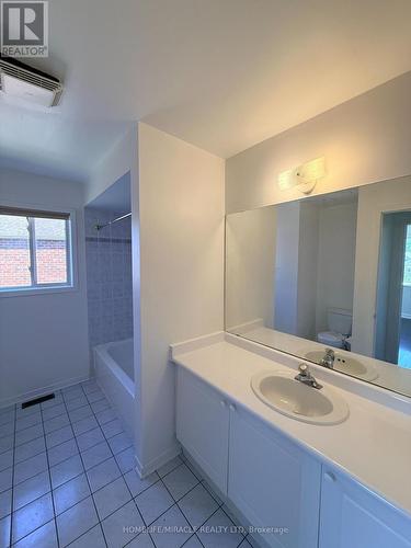 102 Misty Hills Trail, Toronto, ON - Indoor Photo Showing Bathroom