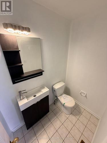 102 Misty Hills Trail, Toronto, ON - Indoor Photo Showing Bathroom