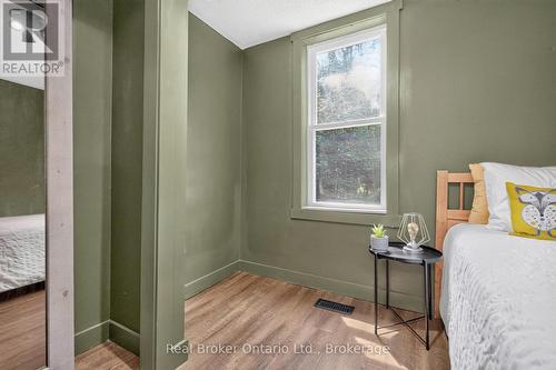 44 Balm Beach Road W, Tiny (Perkinsfield), ON - Indoor Photo Showing Bedroom