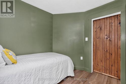 44 Balm Beach Road W, Tiny (Perkinsfield), ON - Indoor Photo Showing Bedroom