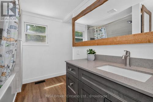 44 Balm Beach Road W, Tiny (Perkinsfield), ON - Indoor Photo Showing Bathroom