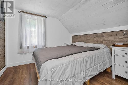 44 Balm Beach Road W, Tiny (Perkinsfield), ON - Indoor Photo Showing Bedroom