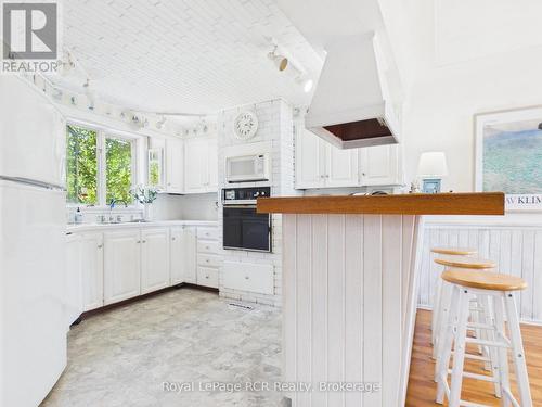 5 Spark Lane, Kincardine, ON - Indoor Photo Showing Kitchen With Double Sink