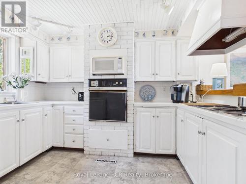 5 Spark Lane, Kincardine, ON - Indoor Photo Showing Kitchen