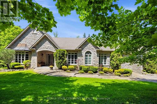 46 LAKE WOODS DRIVE  Whitchurch-Stouffville, ON L4A 1P1
