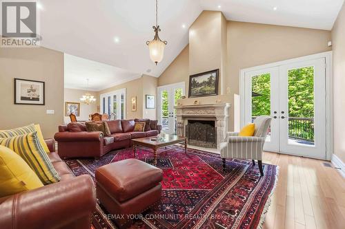 46 Lake Woods Drive, Whitchurch-Stouffville, ON - Indoor Photo Showing Living Room With Fireplace