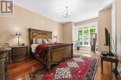 46 Lake Woods Drive, Whitchurch-Stouffville, ON - Indoor Photo Showing Bedroom