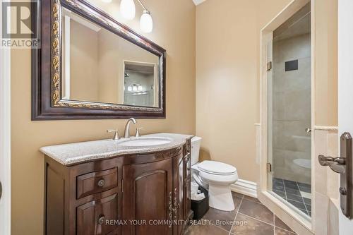 46 Lake Woods Drive, Whitchurch-Stouffville, ON - Indoor Photo Showing Bathroom