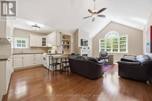 46 Lake Woods Drive, Whitchurch-Stouffville, ON - Indoor