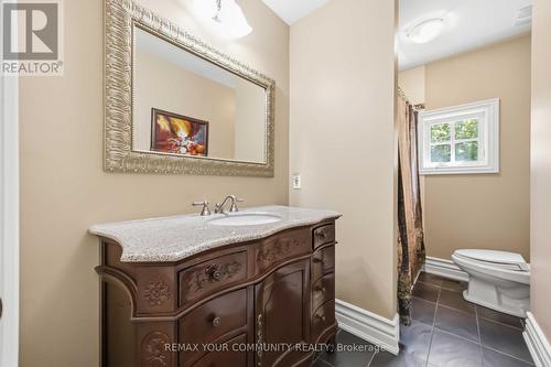 46 Lake Woods Drive, Whitchurch-Stouffville, ON - Indoor Photo Showing Bathroom