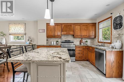 36 Nimrod Crescent, Brampton, ON - Indoor Photo Showing Kitchen