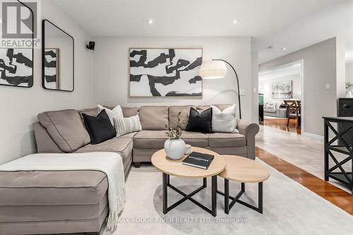 36 Nimrod Crescent, Brampton, ON - Indoor Photo Showing Living Room