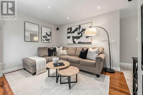 36 Nimrod Crescent, Brampton, ON - Indoor Photo Showing Living Room