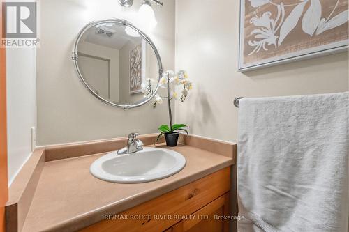 Basement Powder Room - 36 Nimrod Crescent, Brampton, ON - Indoor Photo Showing Bathroom
