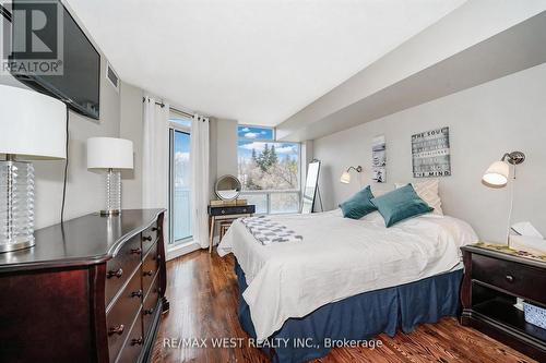 309 - 190 Manitoba Street, Toronto, ON - Indoor Photo Showing Bedroom
