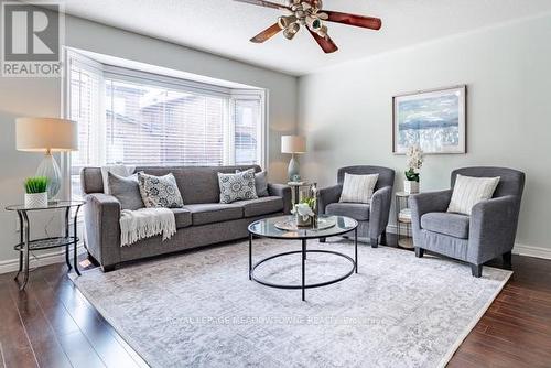 150 Mccready Drive, Milton, ON - Indoor Photo Showing Living Room