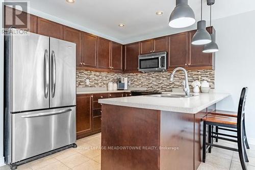 150 Mccready Drive, Milton, ON - Indoor Photo Showing Kitchen With Stainless Steel Kitchen With Upgraded Kitchen