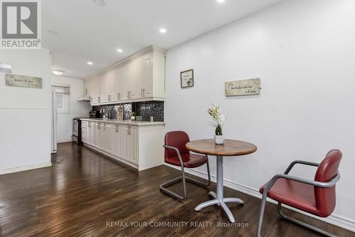 11 Grantbrook Court, Brampton, ON - Indoor