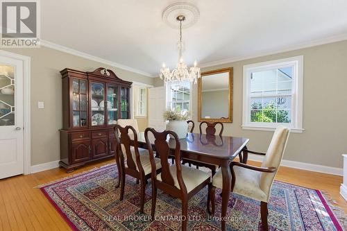 24 Pleasant Ridge Road, Brantford, ON - Indoor Photo Showing Dining Room