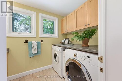 24 Pleasant Ridge Road, Brantford, ON - Indoor Photo Showing Laundry Room